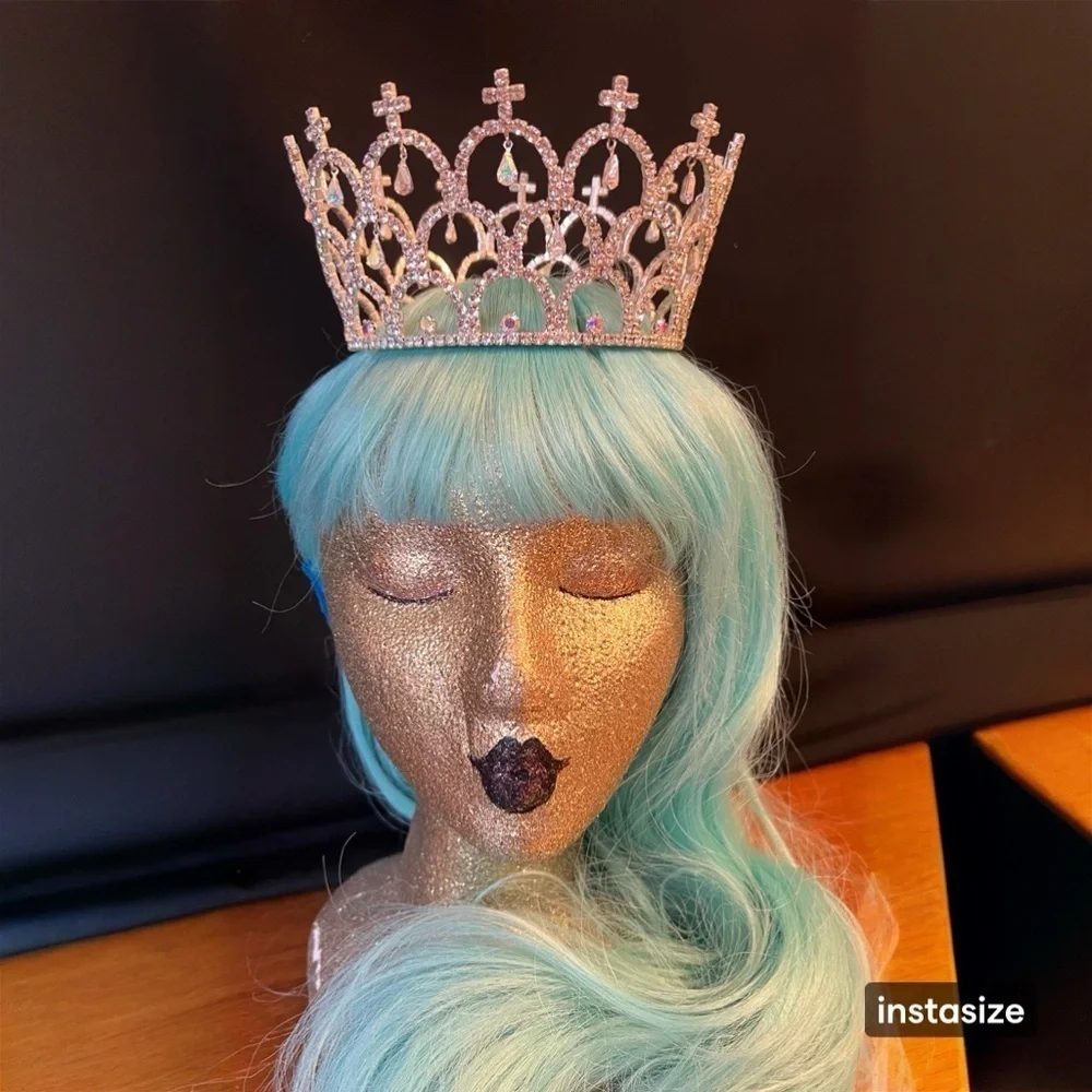 Exquisite Vintage Silver Crown with Luminescent Teardrop Crystal Embellishments